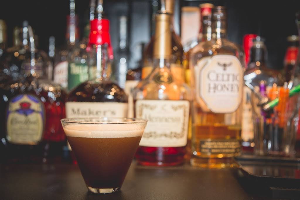 The Fastnet Pub | restaurant | 1 Broadway, Newport, RI 02840, USA | 4018459311 OR +1 401-845-9311