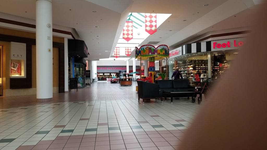 Wilton Mall | shopping mall | 3065 NY-50, Saratoga Springs, NY 12866, USA | 5185832138 OR +1 518-583-2138