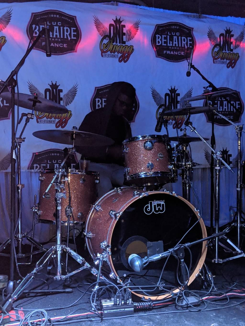 Island Vibes | restaurant | 1316 Antioch Pike, Nashville, TN 37211, USA | 6154546085 OR +1 615-454-6085