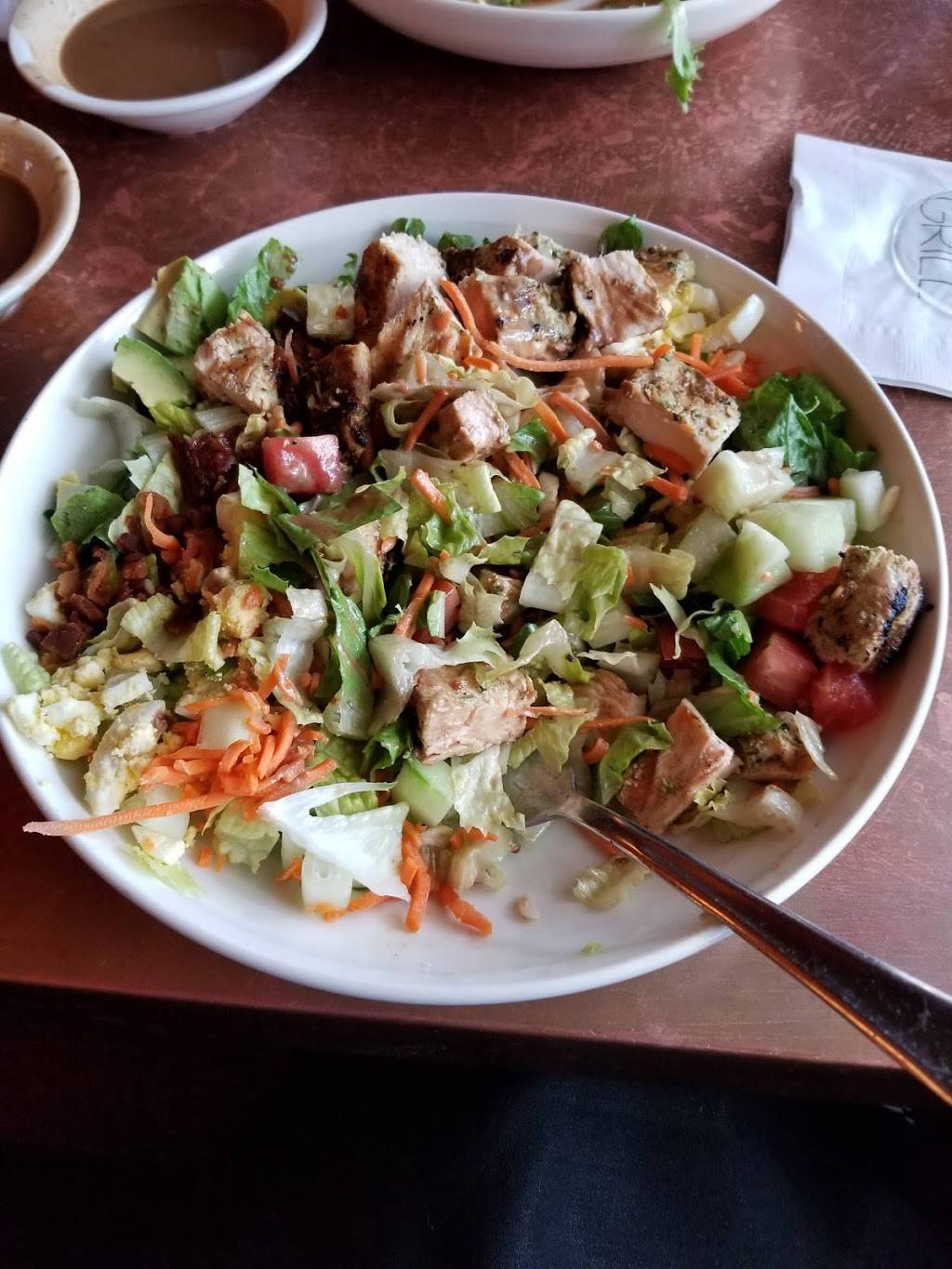 Center Square Grill | restaurant | 84 Center Square, East Longmeadow, MA 01028, USA | 4135250055 OR +1 413-525-0055