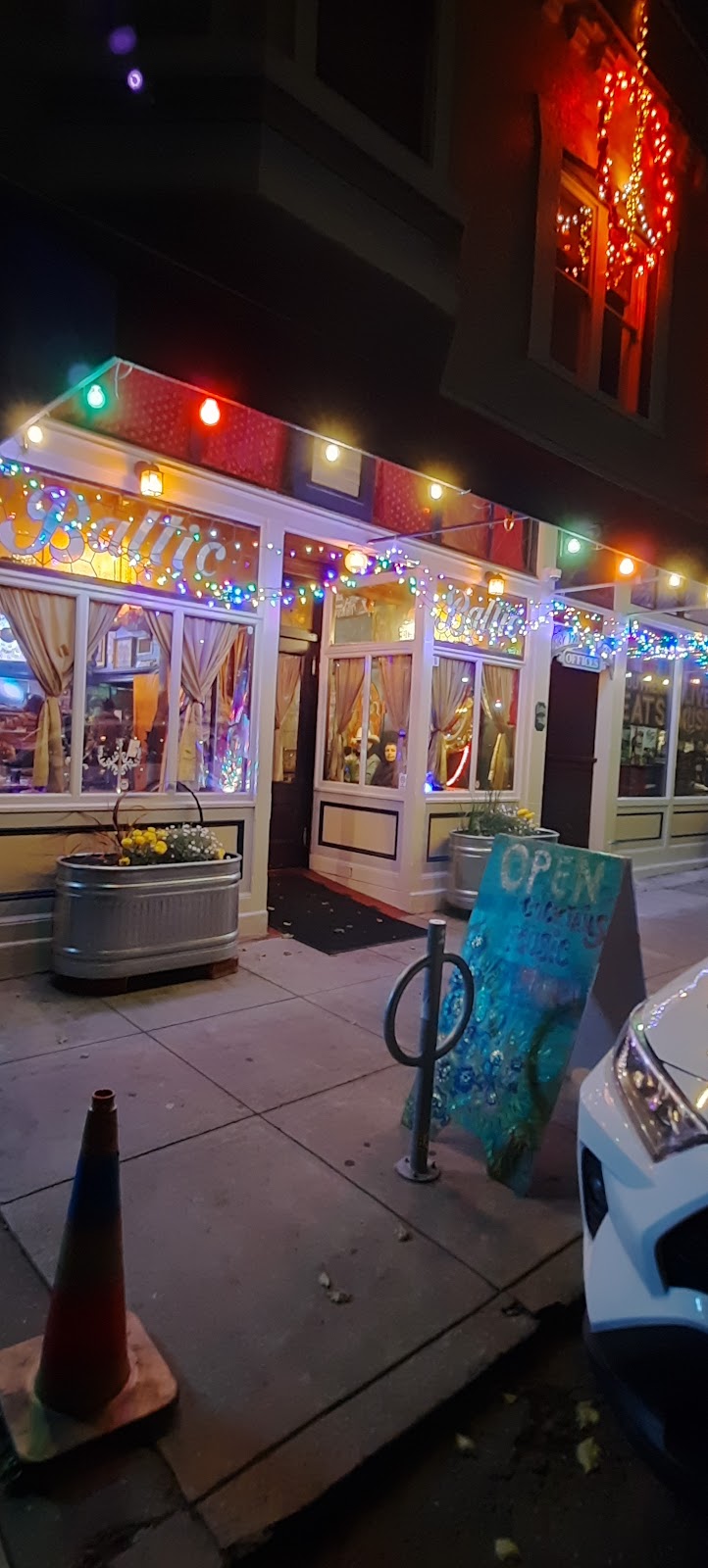 Baltic Kiss | restaurant | 135 Park Pl, Richmond, CA 94801, USA | 5102600571 OR +1 510-260-0571