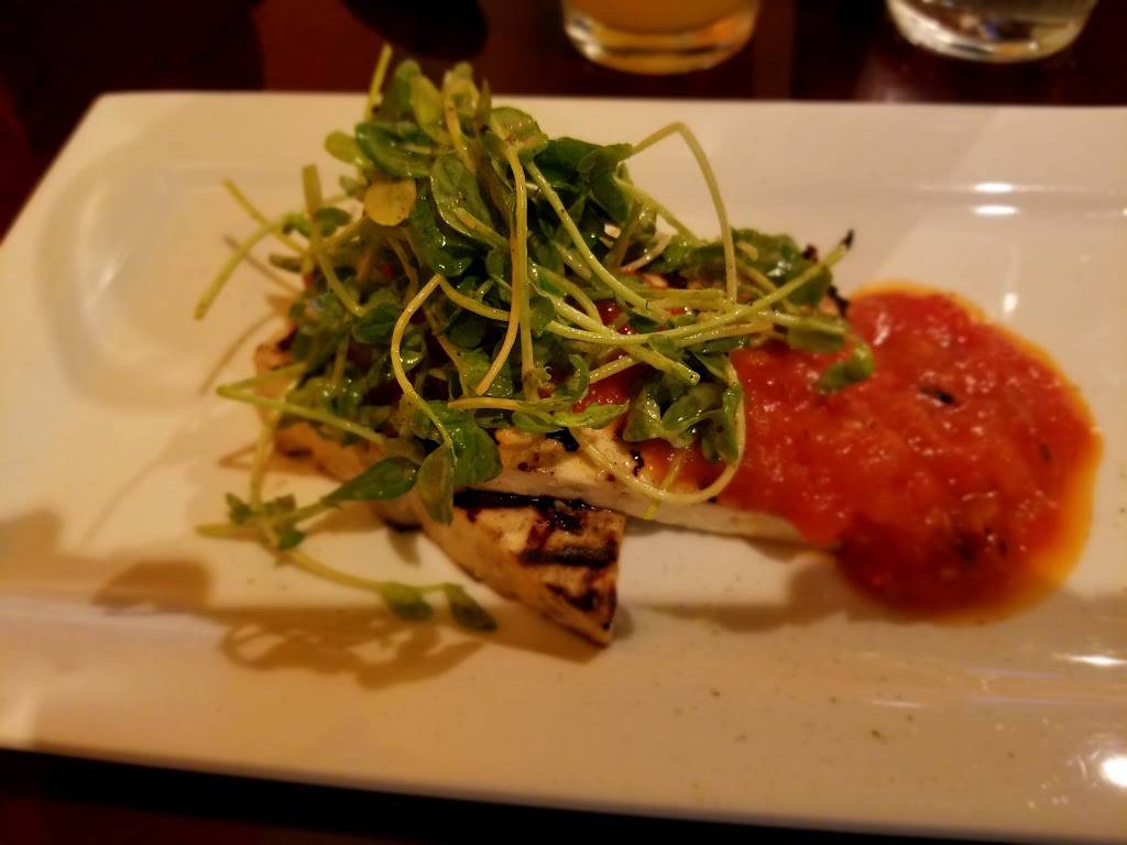 Ixcateco Grill | restaurant | 3402 W Montrose Ave, Chicago, IL 60618, USA | 7735395887 OR +1 773-539-5887