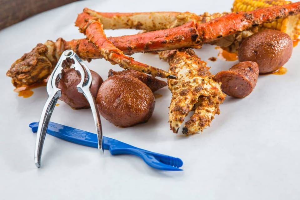 Shell Shack | restaurant | 770 E Road to Six Flags St #100, Arlington, TX 76011, USA | 8445882722 OR +1 844-588-2722