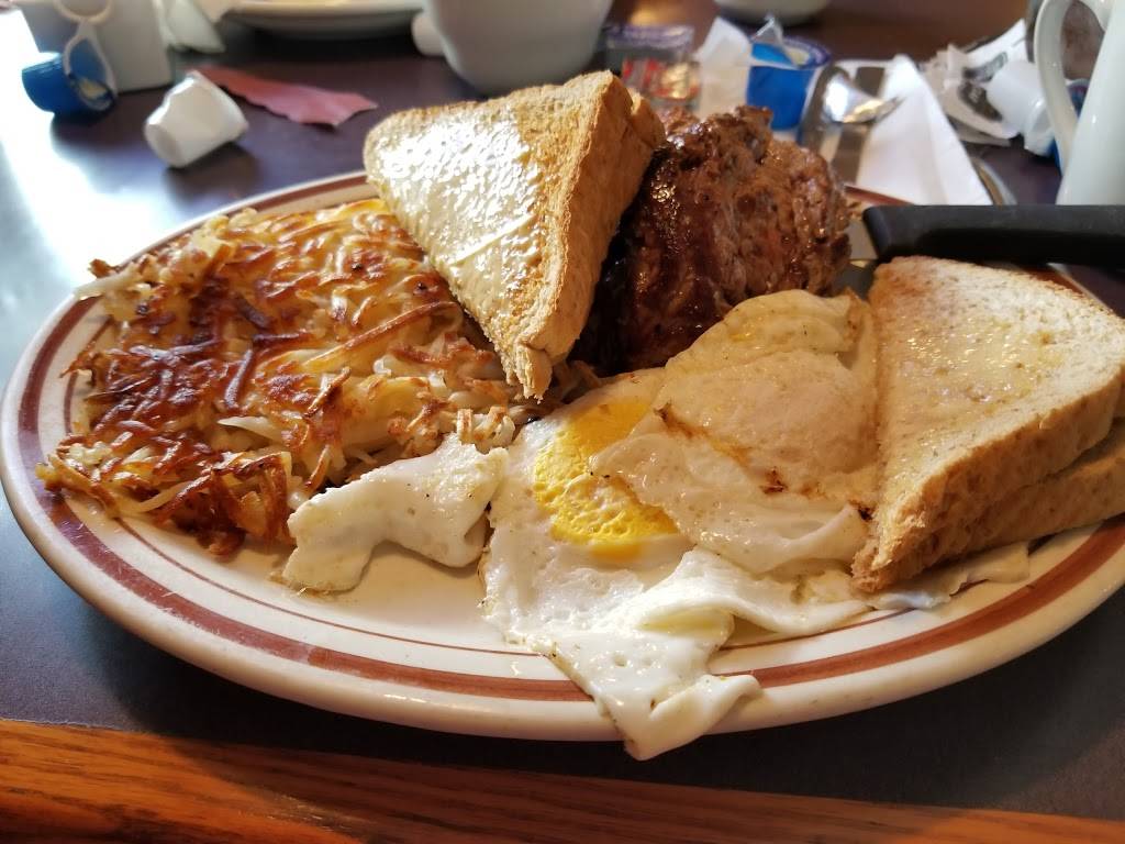 Petticoat Junction | restaurant | 138 Morrow St, Seymour, WI 54165, USA | 9208337783 OR +1 920-833-7783