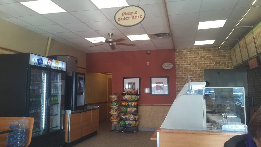 Subway | meal takeaway | Ridge Shopping Centre, 2423 Trafalgar Rd Unit A14, Oakville, ON L6H 6K7, Canada | 9052577827 OR +1 905-257-7827