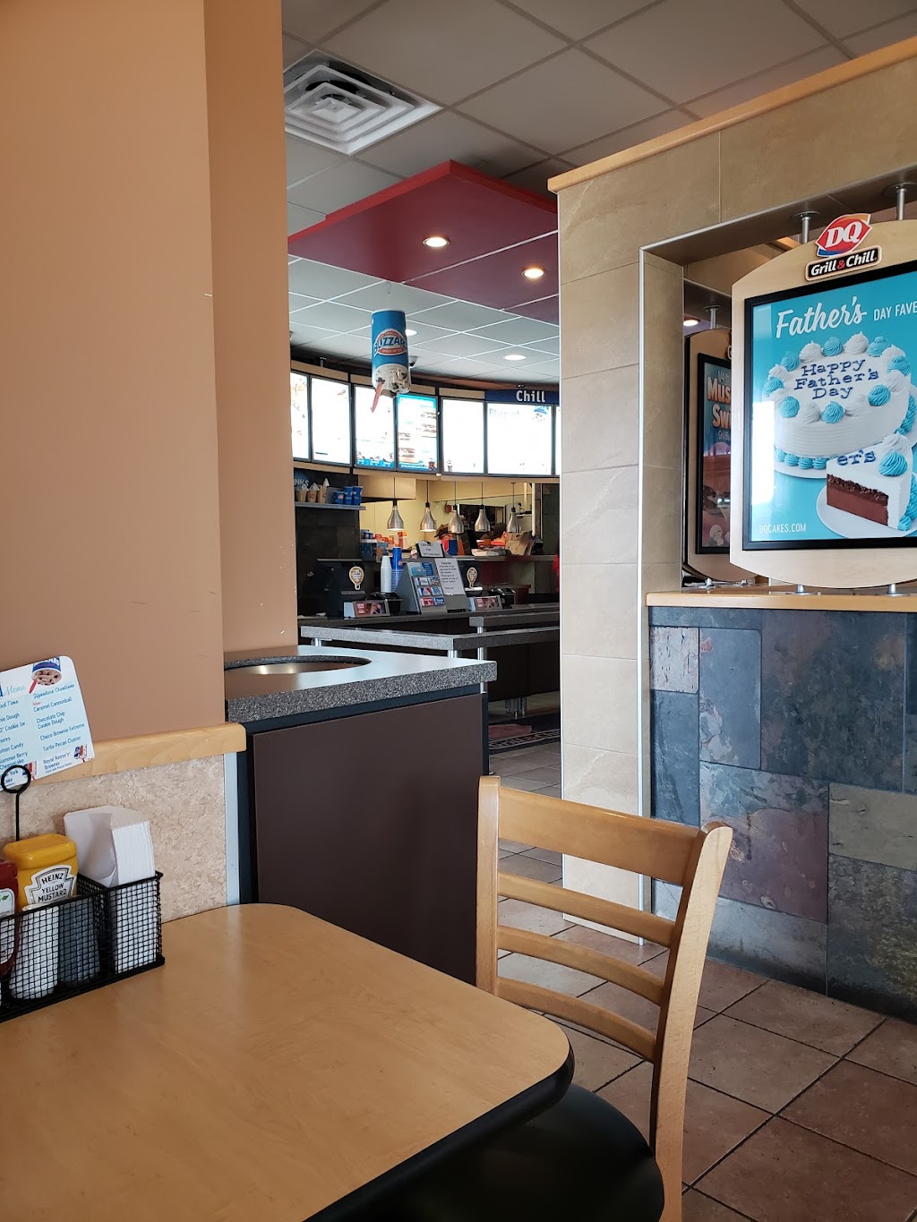 Dairy Queen Grill & Chill Restaurant | restaurant | 23185 Hall Rd, Macomb, MI 48042, USA | 5865980010 OR +1 586-598-0010