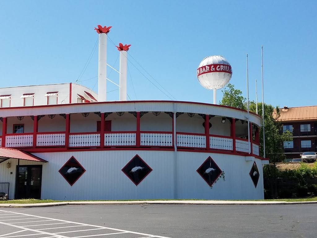 Wheelhouse Catfish & Wings | restaurant | 3100 Green Mountain Dr, Branson, MO 65616, USA | 4173320044 OR +1 417-332-0044