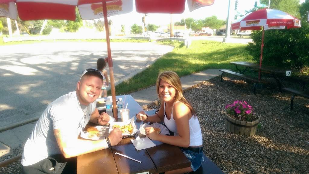 Ace Drive-In | restaurant | 1207 Plainfield Rd, Joliet, IL 60435, USA | 8157267741 OR +1 815-726-7741