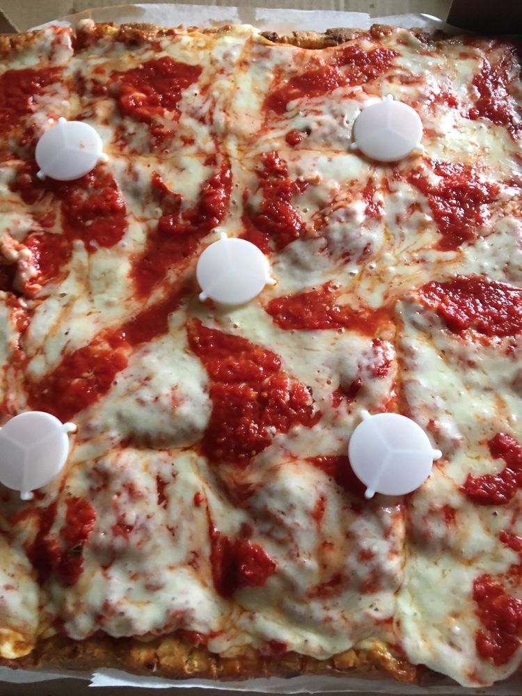 Top Tomato Bar & Pizza | restaurant | 1107 Walnut St, Philadelphia, PA 19107, USA | 2155928242 OR +1 215-592-8242