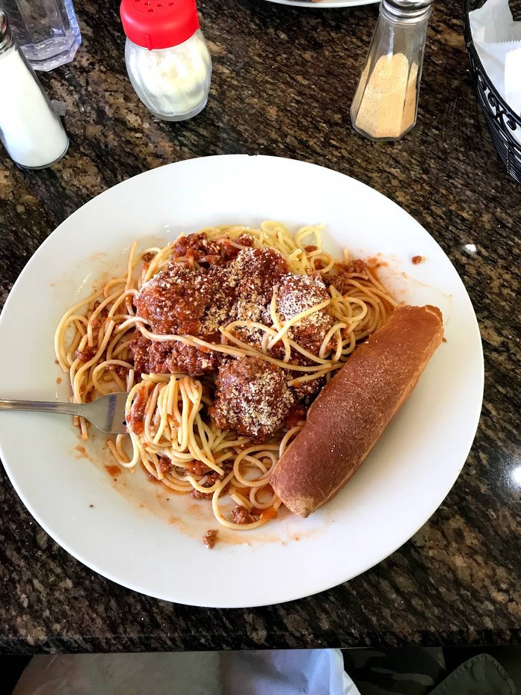 Gondolier Pizza | restaurant | 674 S Gulfview Blvd, Clearwater, FL 33767, USA | 7274413353 OR +1 727-441-3353