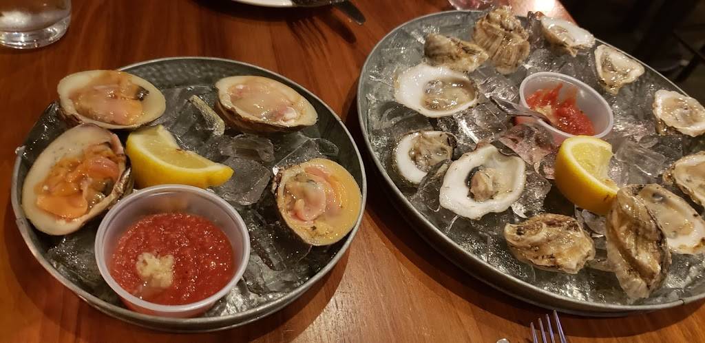 Carrolls | restaurant | 21 Main St, Medford, MA 02155, USA | 7813953344 OR +1 781-395-3344