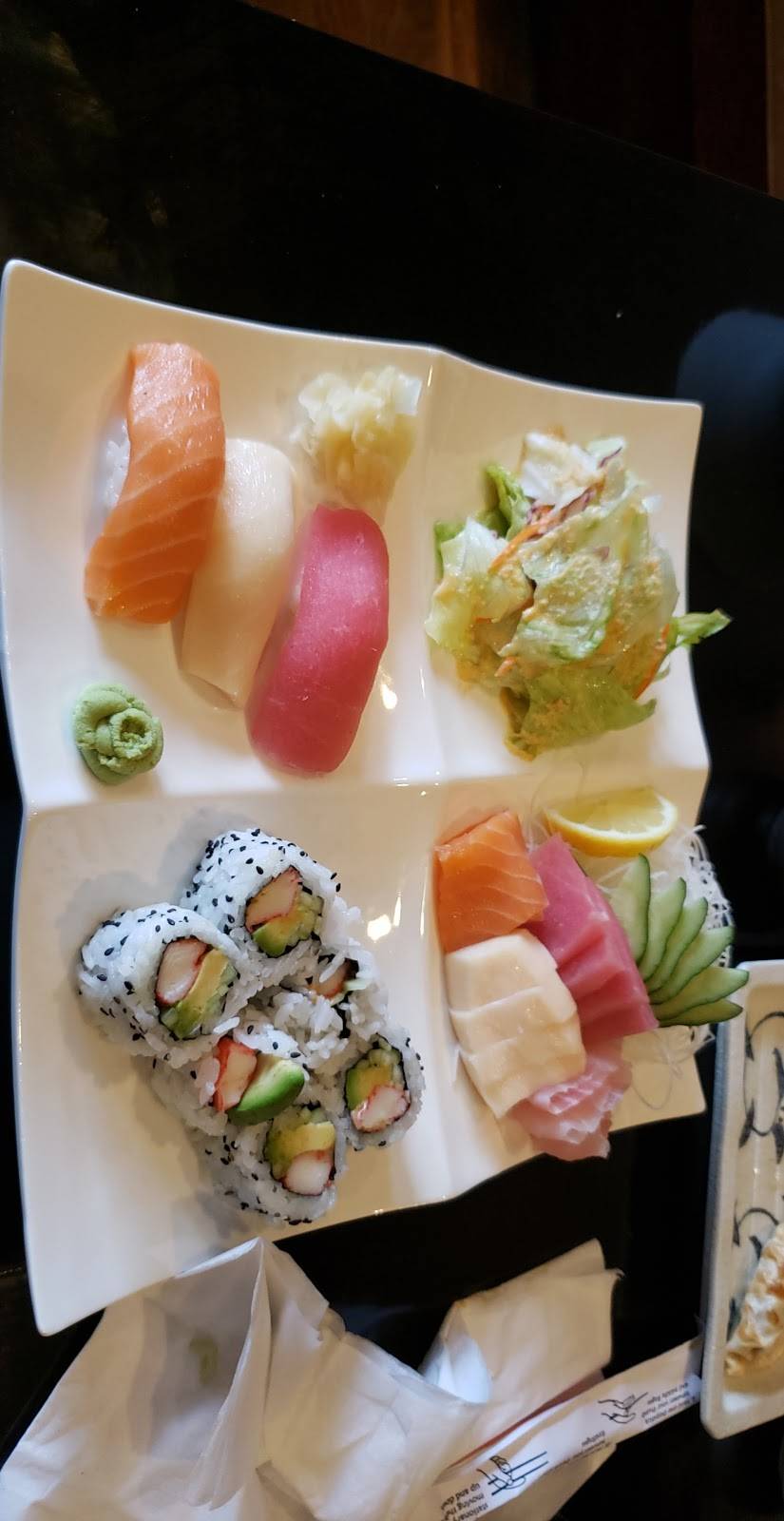 Momo Sushi | restaurant | 662 S Lake St, Mundelein, IL 60060, USA | 8475662544 OR +1 847-566-2544