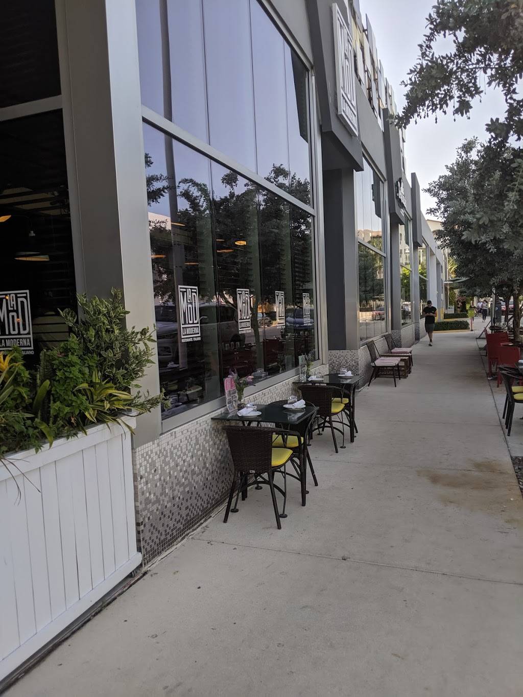 La Moderna | restaurant | 1874 Bay Rd, Miami Beach, FL 33139, USA | 3053978419 OR +1 305-397-8419