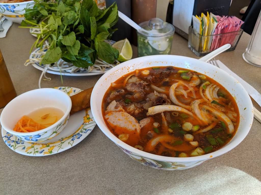 Viet Huong Restaurant | restaurant | 7919 E 21st St, Tulsa, OK 74129, USA | 9186641682 OR +1 918-664-1682