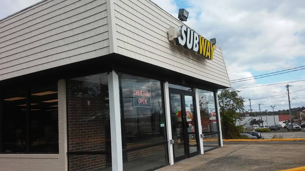 Subway | restaurant | 942 Washington St, Middletown, CT 06457, USA | 8603462066 OR +1 860-346-2066