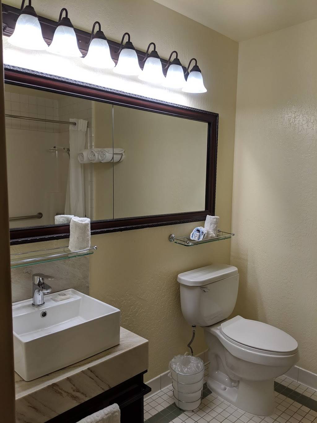 Hotel Fusion | night club | 140 Ellis St, San Francisco, CA 94102, USA | 4155682525 OR +1 415-568-2525