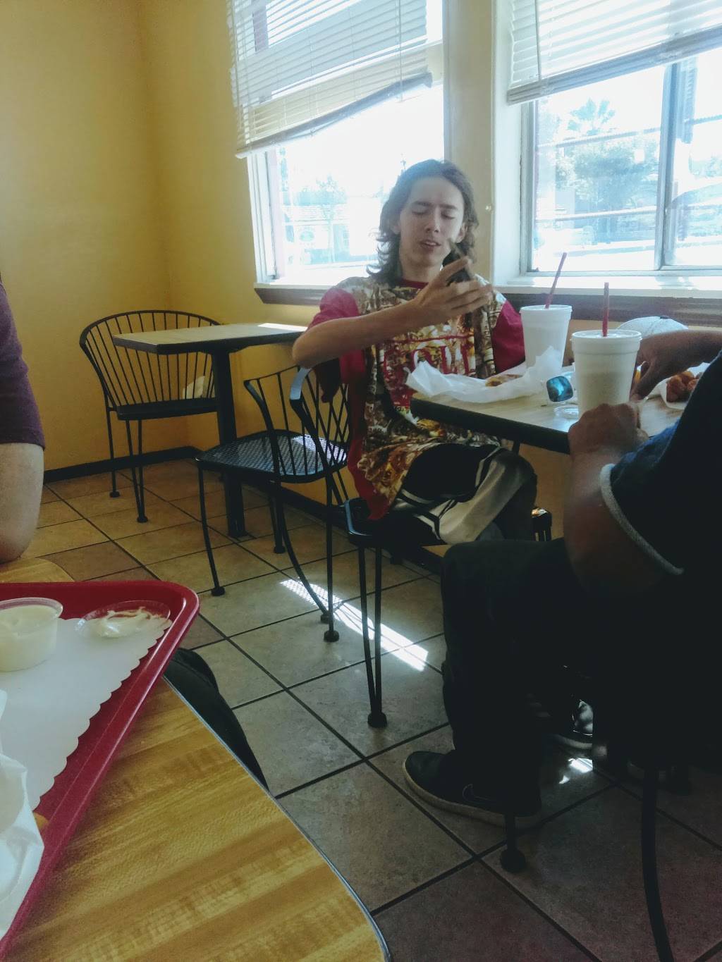 Frosty King | restaurant | 1300 N 10th Ave, Hanford, CA 93230, USA | 5595820814 OR +1 559-582-0814