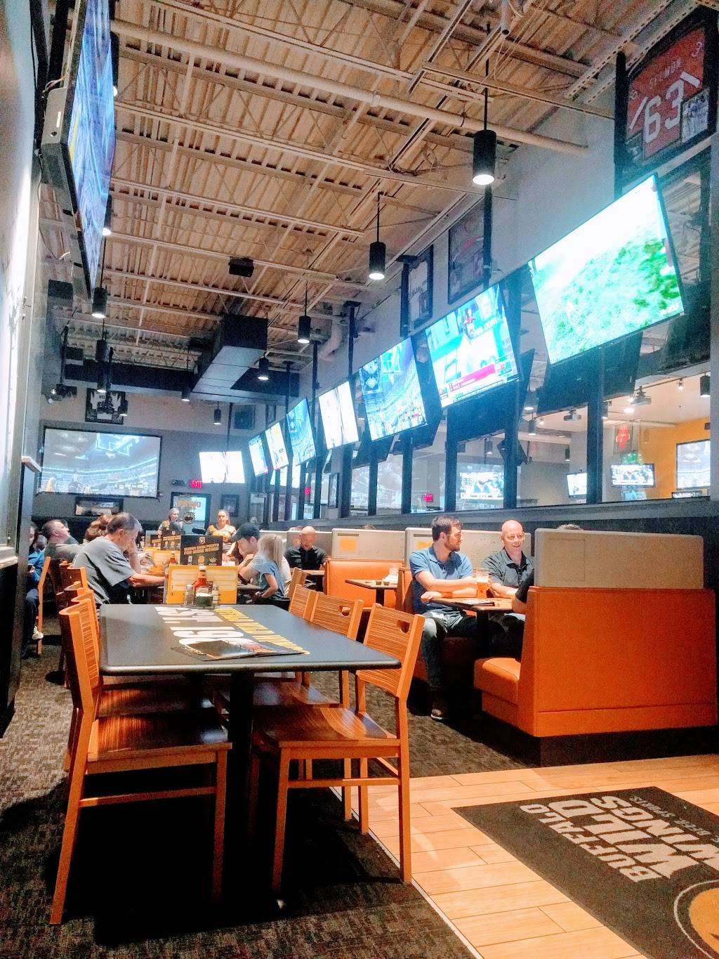 Buffalo Wild Wings | meal takeaway | 1151 N 20th St, Broken Arrow, OK 74012, USA | 9182863555 OR +1 918-286-3555