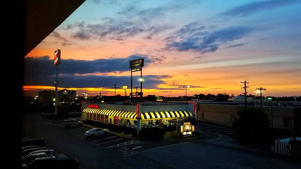 Steak n Shake | restaurant | 2760 N Glenstone Ave, Springfield, MO 65803, USA | 4178639072 OR +1 417-863-9072