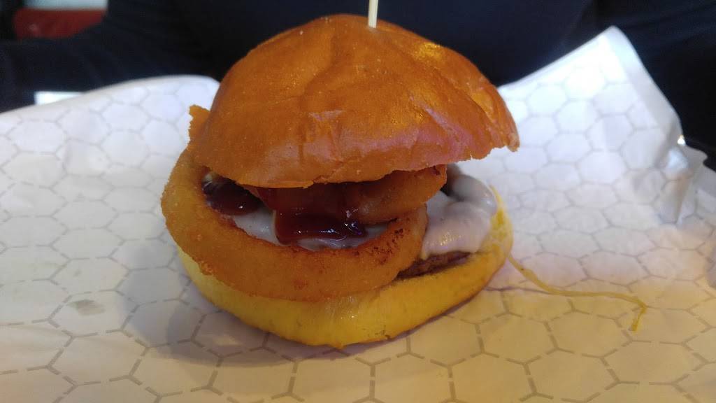 Burger Shack | restaurant | 97 Broadway, Lynbrook, NY 11563, USA | 5162182777 OR +1 516-218-2777