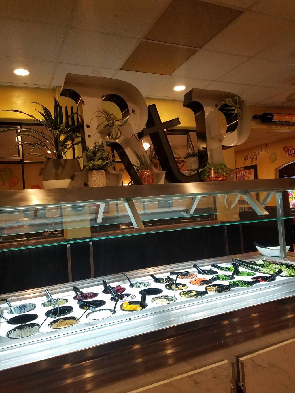 Round Table Pizza | meal delivery | 496 Tres Pinos Rd, Hollister, CA 95023, USA | 8316377444 OR +1 831-637-7444