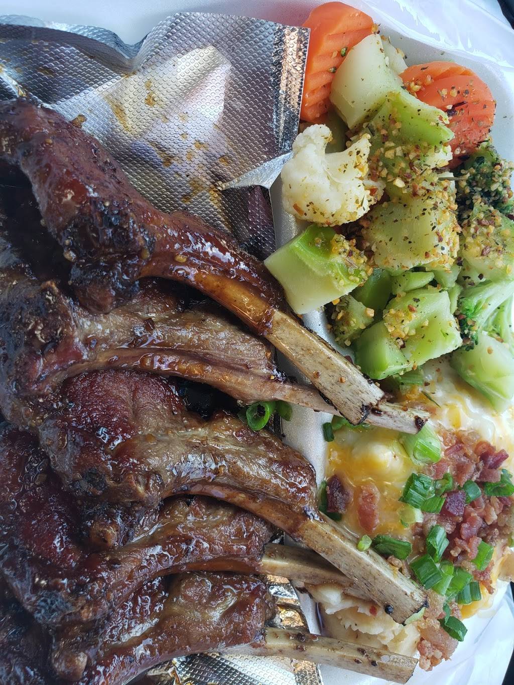 King Kong Burgers | restaurant | 11811 Seven Mile E, Detroit, MI 48205, USA | 3133559523 OR +1 313-355-9523