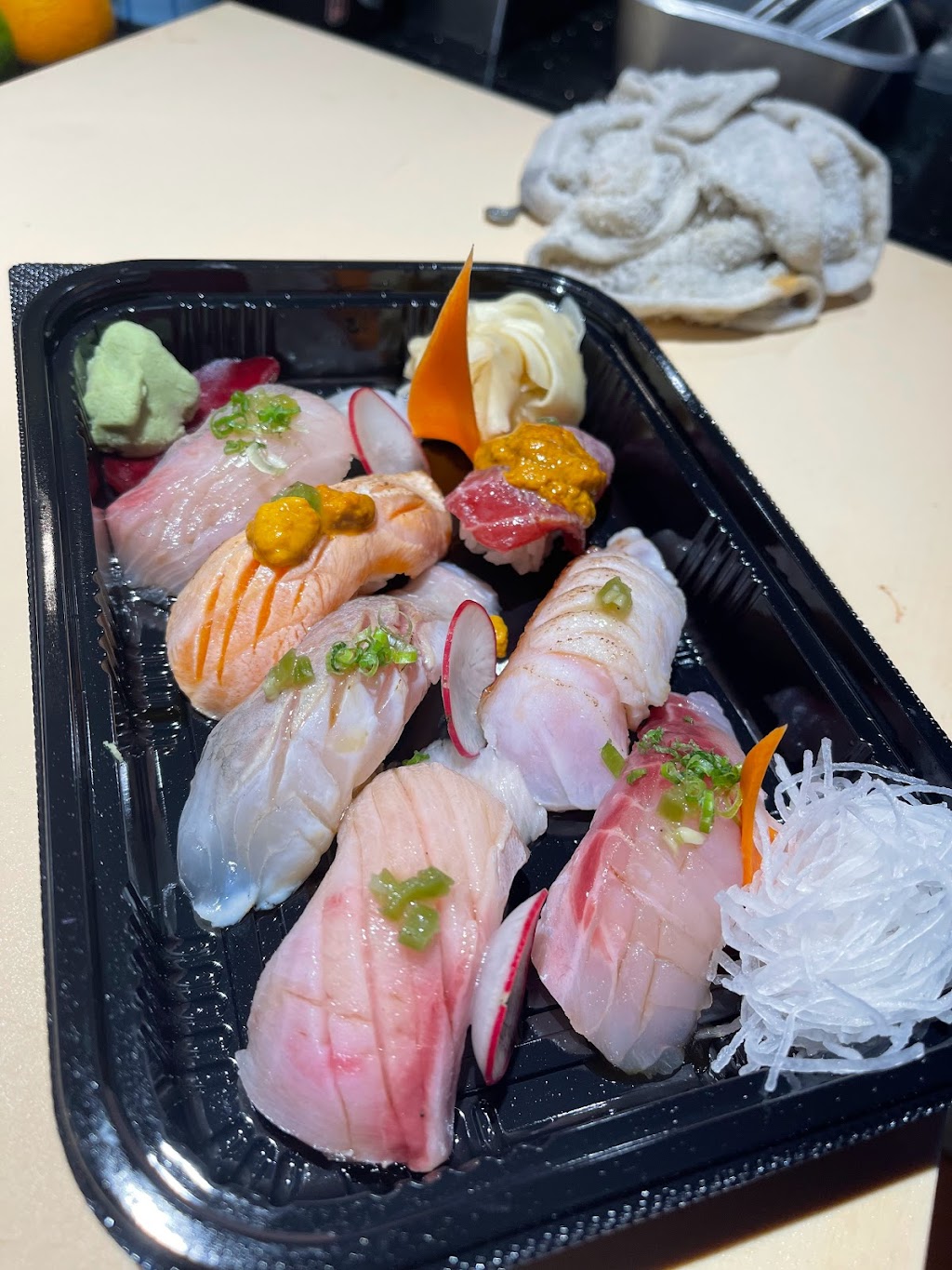 Noma Sushi | restaurant | 152 South Blvd, San Mateo, CA 94402, USA | 6503934651 OR +1 650-393-4651