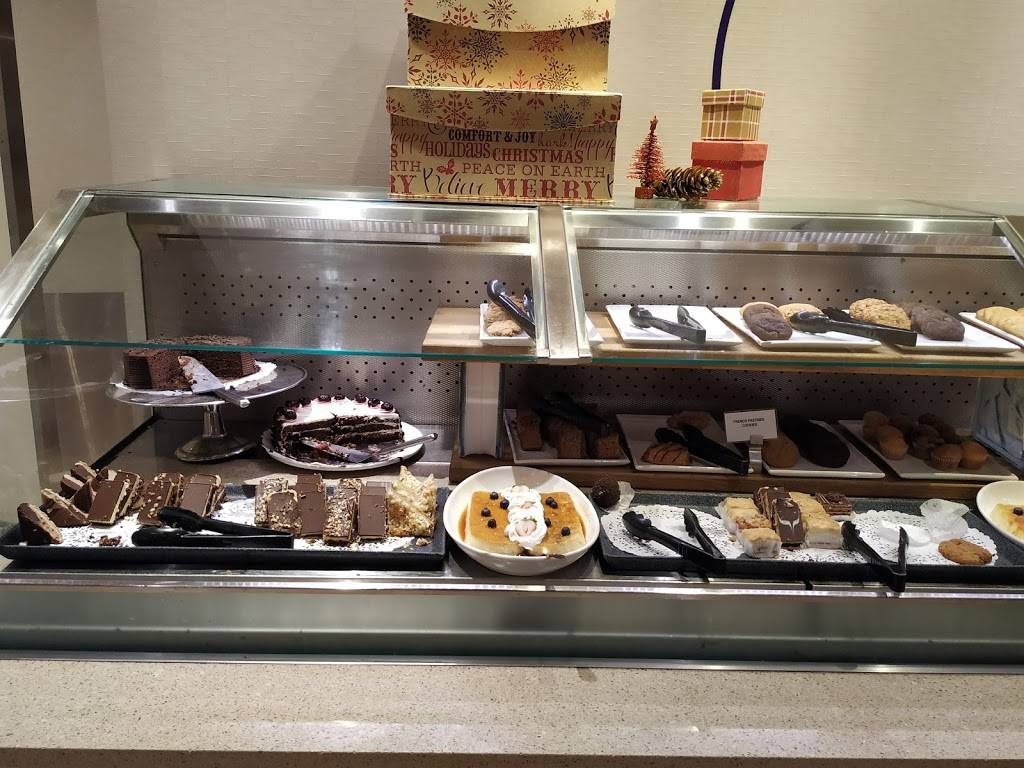 Favourites Dining Room | restaurant | 555 Rexdale Blvd, Etobicoke, ON M9W 5L2, Canada | 4166757223 OR +1 416-675-7223