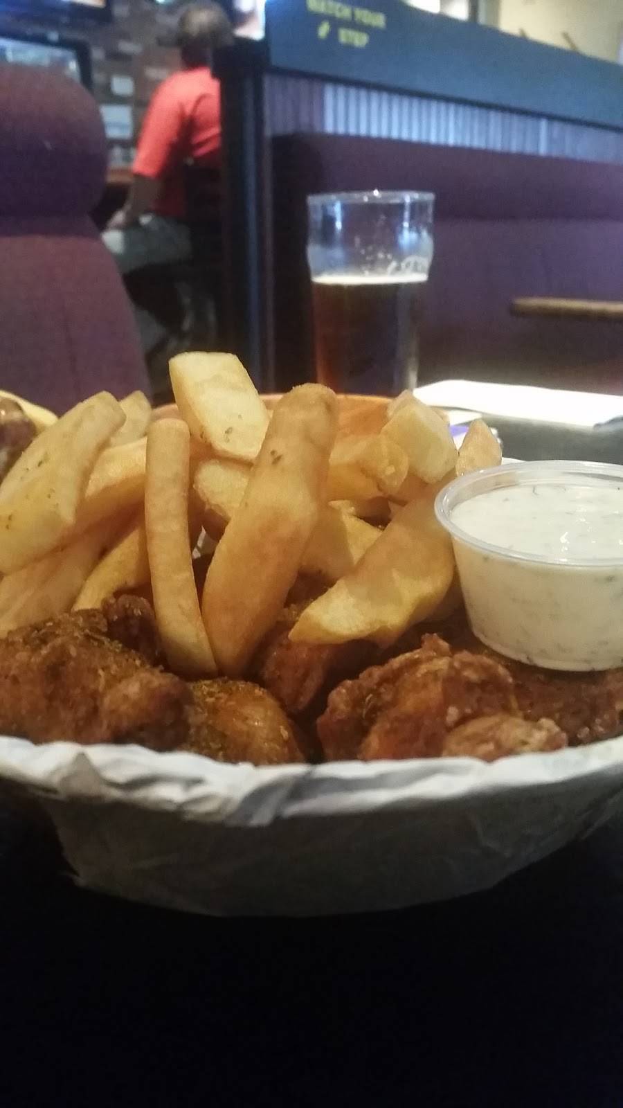 Tom & Jerrys Bistro | restaurant | 15531 Yonge St, Aurora, ON L4G 1P2, Canada | 9057272222 OR +1 905-727-2222