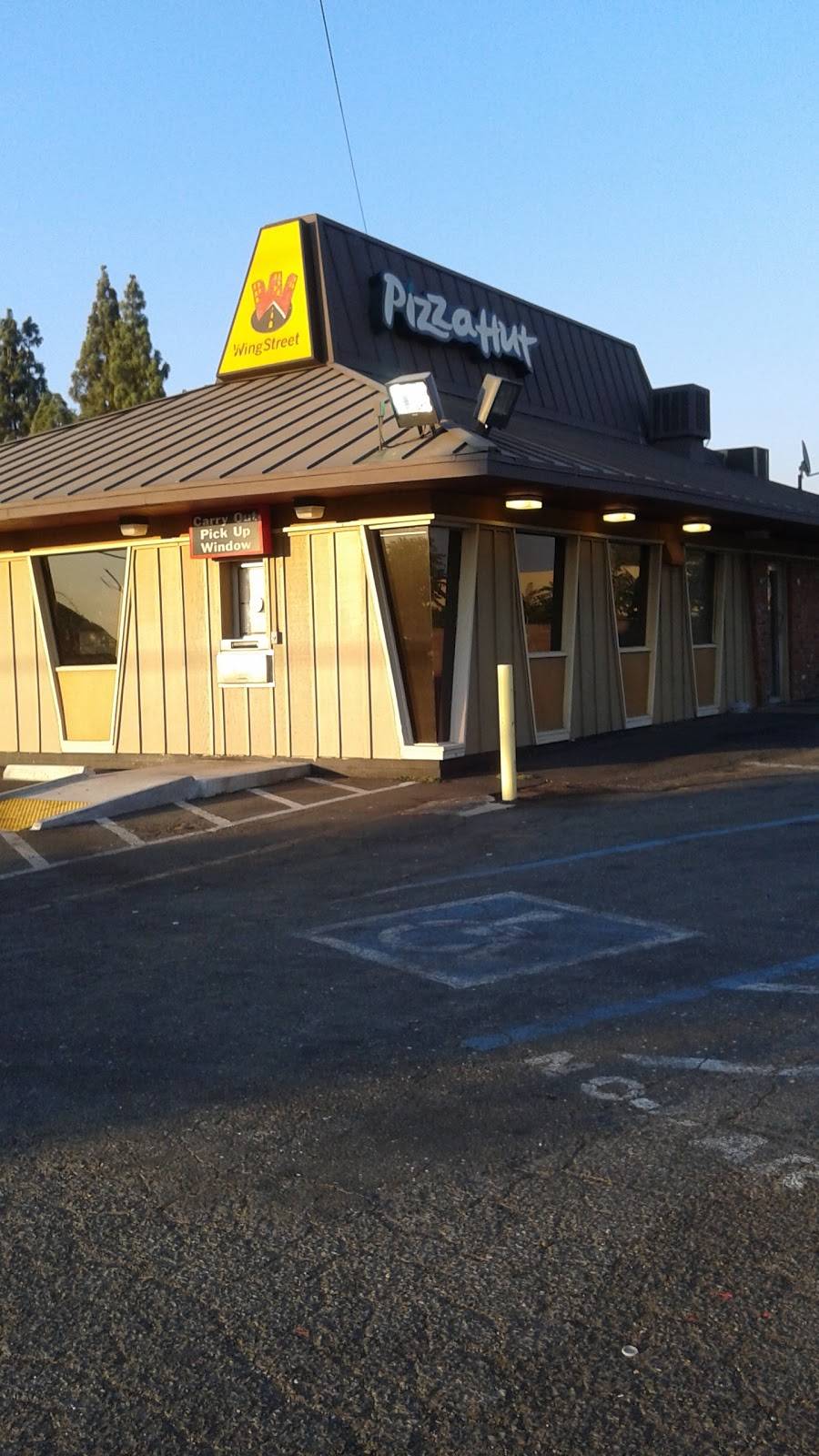 Pizza Hut | restaurant | 7141 Franklin Blvd, Sacramento, CA 95823, USA | 9164222200 OR +1 916-422-2200