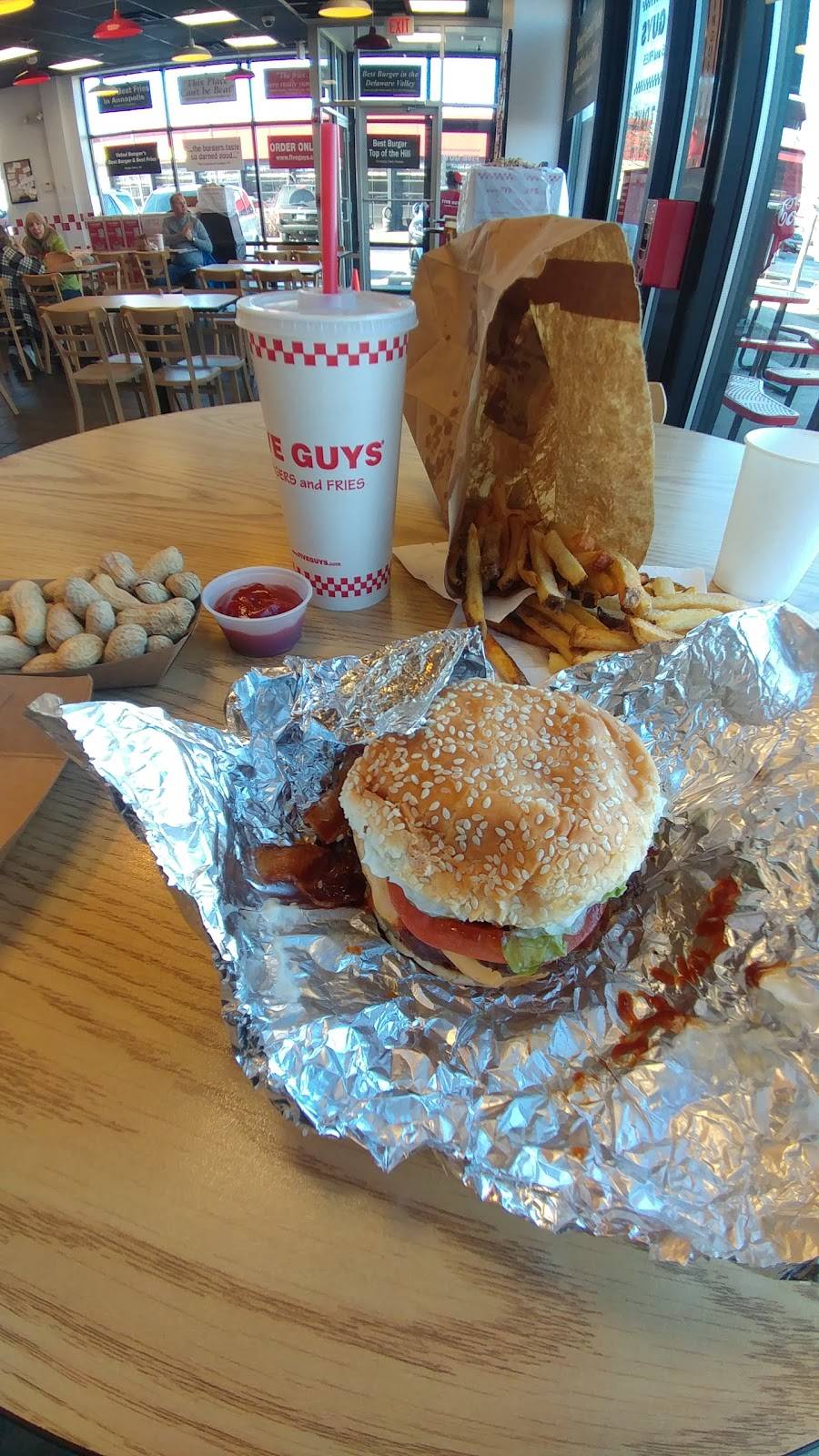 Five Guys | meal takeaway | 6310 Grand Ave, Gurnee, IL 60031, USA | 8478551220 OR +1 847-855-1220