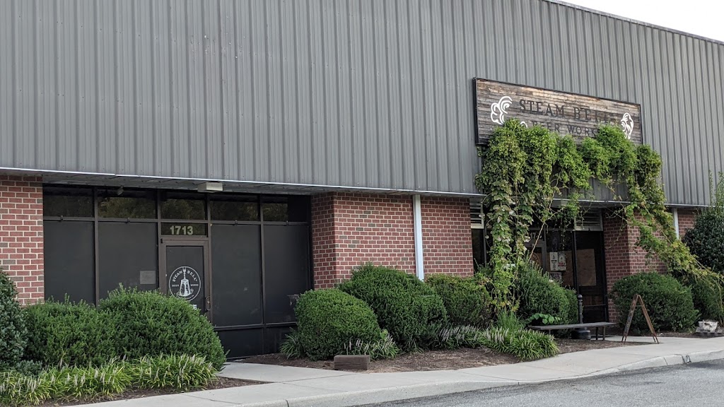 Steam Bell Beer Works | restaurant | 1717 Oak Lake Blvd, Midlothian, VA 23112, USA | 8047281876 OR +1 804-728-1876