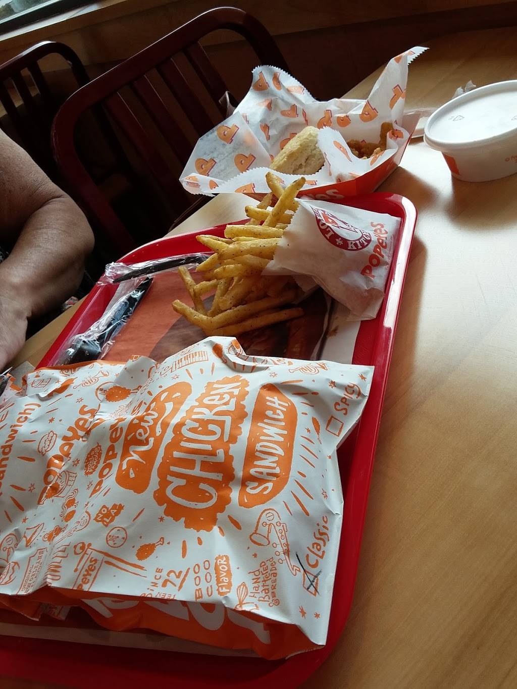 Popeyes Louisiana Kitchen | restaurant | 6130 FL-100, Palm Coast, FL 32137, USA | 3863873311 OR +1 386-387-3311