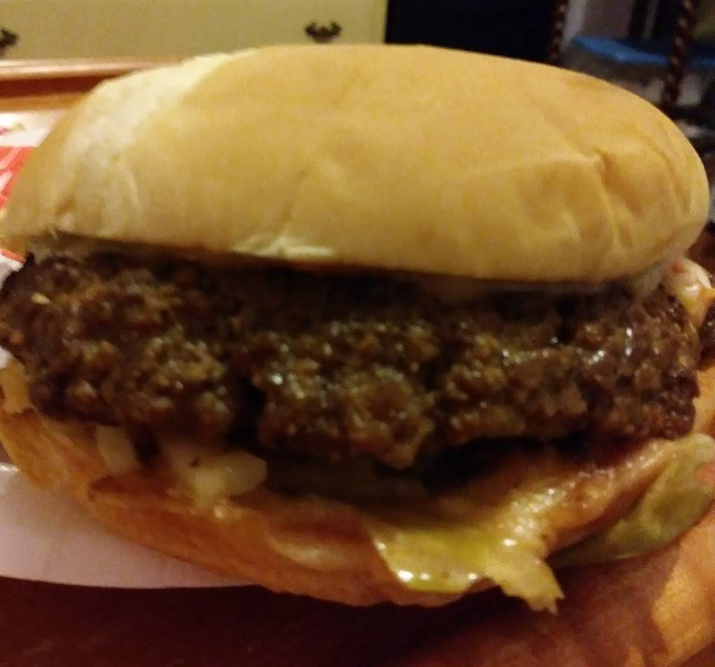 Wesleys Momma Made Burgers | restaurant | 6658 S Cottage Grove Ave, Chicago, IL 60637, USA | 7733242237 OR +1 773-324-2237