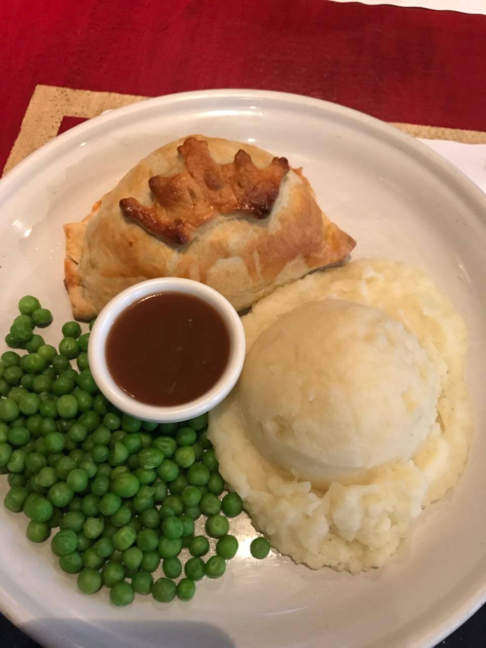 Rose & Crown British Restaurant | restaurant | 24246 Lyons Ave, Santa Clarita, CA 91321, USA | 6612555048 OR +1 661-255-5048