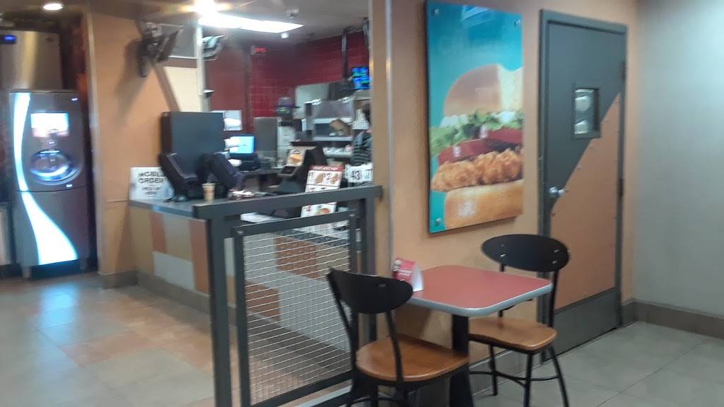 Jack in the Box | restaurant | 1056 Main St, Ramona, CA 92065, USA | 7607896428 OR +1 760-789-6428