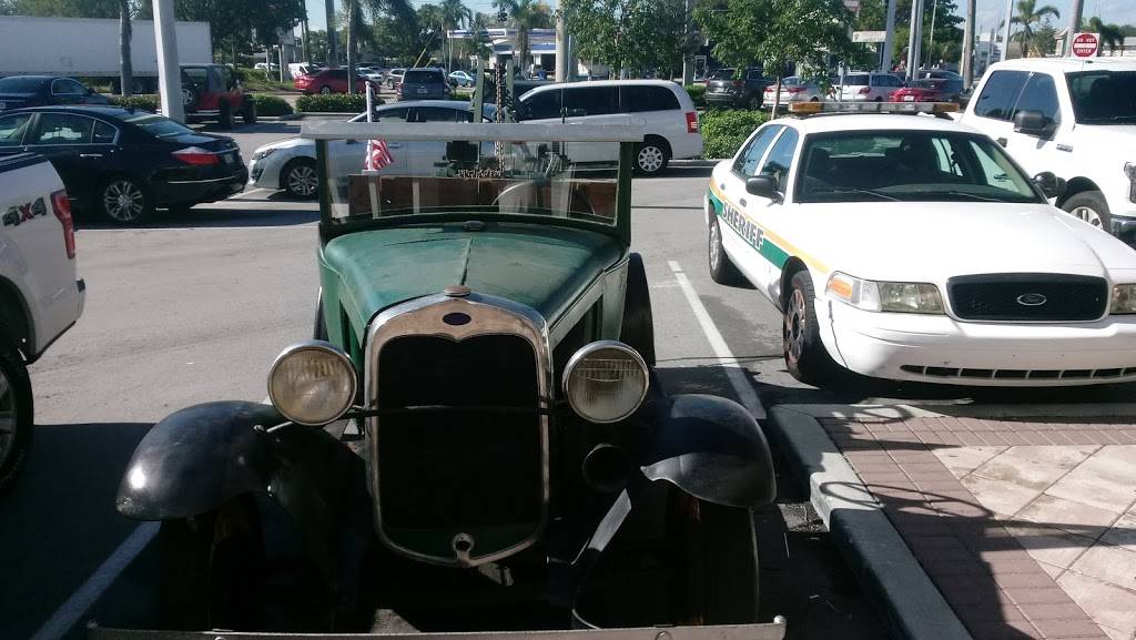 Rag Doll Bar & Grill | restaurant | 31 NE 44th St, Oakland Park, FL 33334, USA | 9543066689 OR +1 954-306-6689