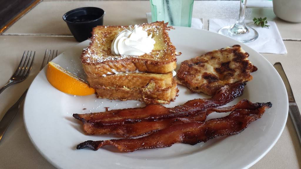 The Conch House Restaurant | night club | 57 Comares Ave, St. Augustine, FL 32080, USA | 9048298646 OR +1 904-829-8646