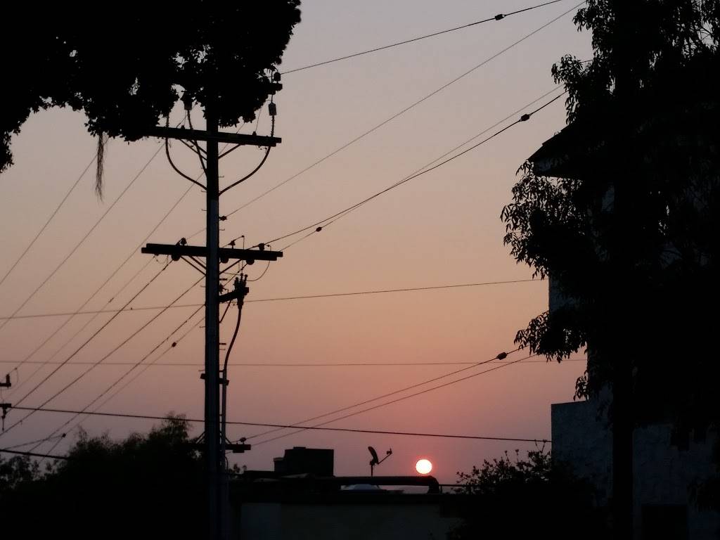 Starbucks | cafe | 2671 Main St, Santa Monica, CA 90405, USA | 3103923559 OR +1 310-392-3559