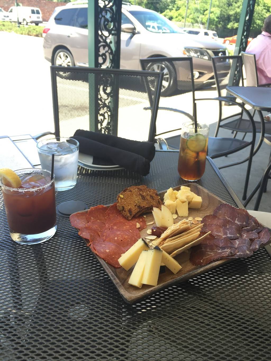 Finch & Fifth | restaurant | 379 Highland Ave, Augusta, GA 30909, USA | 7063645300 OR +1 706-364-5300