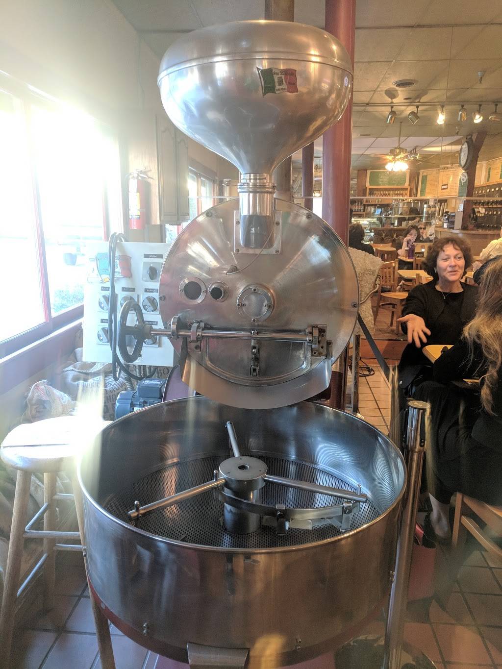 Union Street Coffee Roastery | cafe | 2191 Union St, San Francisco, CA 94123, USA | 4159229559 OR +1 415-922-9559