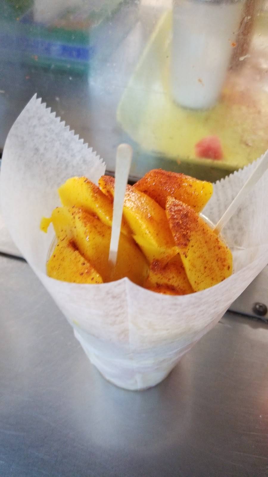 Los Valles Produce | restaurant | 3915 Nogalitos St, San Antonio, TX 78211, USA | 2109279595 OR +1 210-927-9595