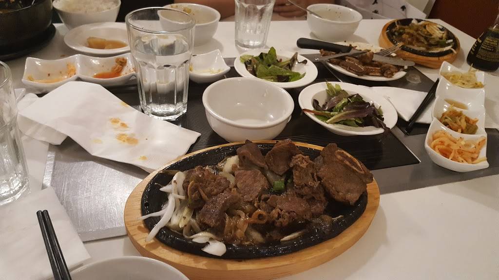 Korean BBQ Town | restaurant | 30 Wellington St, St. Catharines, ON L2R 5P8, Canada | 9053413621 OR +1 905-341-3621