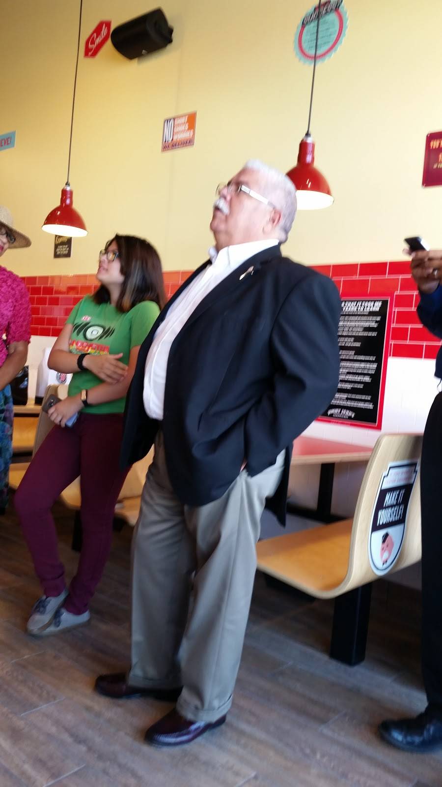 Chipotle Mexican Grill | restaurant | 1870 N Perris Blvd, Perris, CA 92571, USA | 9514432821 OR +1 951-443-2821