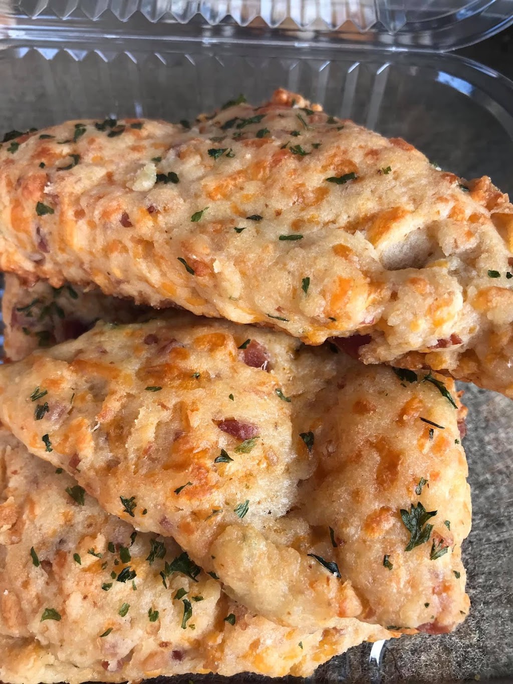 Delta Roots Takery and Catering Company | restaurant | 100 E Claiborne Ave A, Greenwood, MS 38930, USA | 6623745097 OR +1 662-374-5097