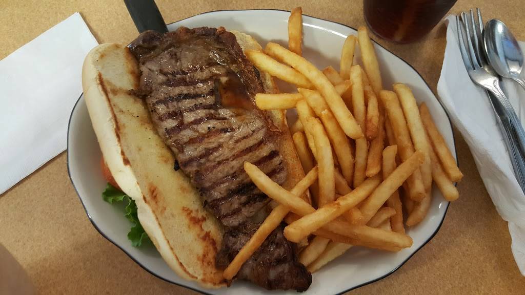 Red Apple Inn | restaurant | 1019 8th St, Monroe, WI 53566, USA | 6083256130 OR +1 608-325-6130