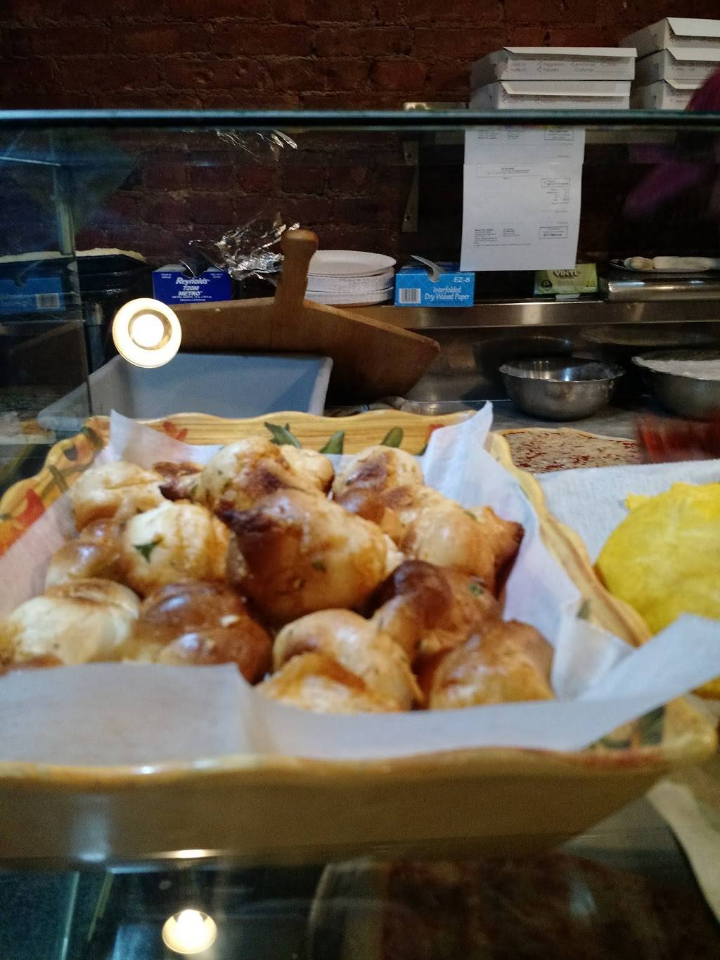 Mama Tinas Pizzeria | restaurant | 2649 Frederick Douglass Blvd, New York, NY 10030, USA | 2123682820 OR +1 212-368-2820