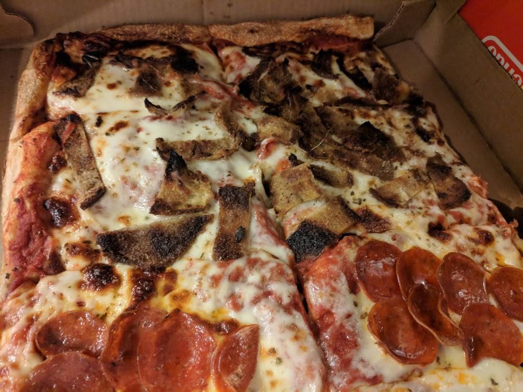 Leones Sub And Pizza | restaurant | 2935 292, Broadway, Somerville, MA 02145, USA | 6177762511 OR +1 617-776-2511