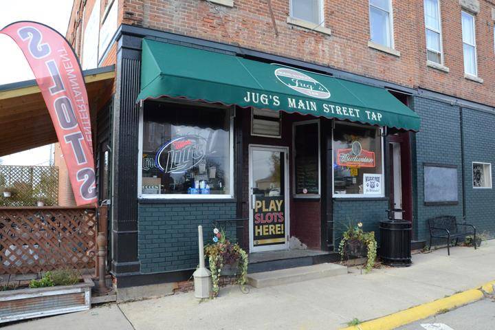 Jugs Main Street Tap | restaurant | 200 N Main St, Elizabeth, IL 61028, USA | 8158583333 OR +1 815-858-3333