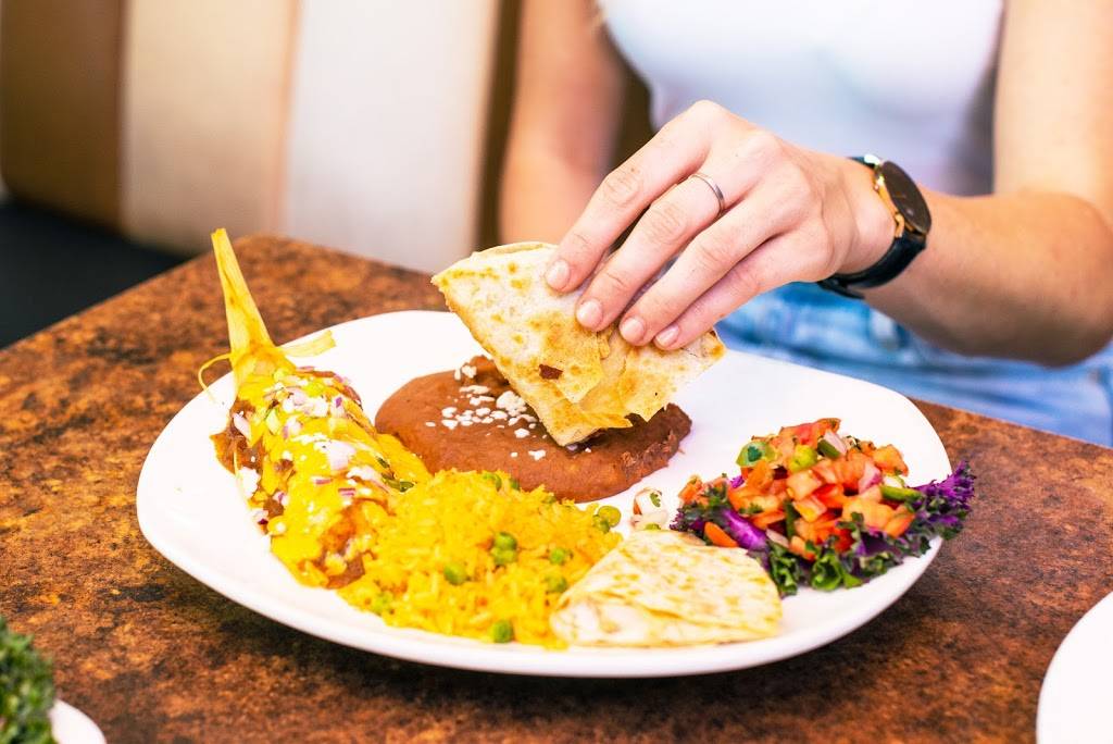 Cyclone Anaya’s Mexican Kitchen | restaurant | 5214 Morningside Dr, Houston, TX 77005, USA | 7135233600 OR +1 713-523-3600